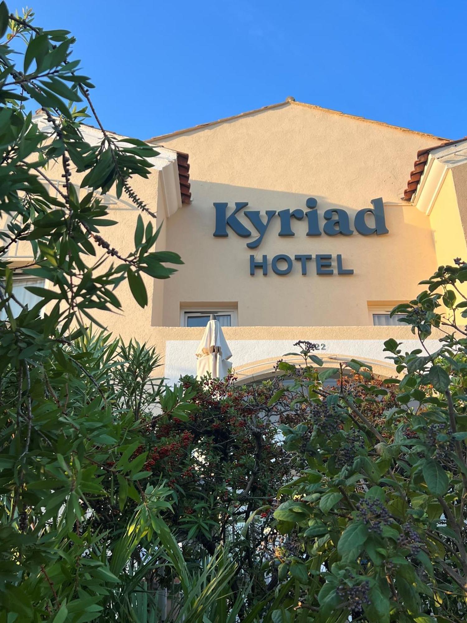 Kyriad Frejus - Centre Exterior foto